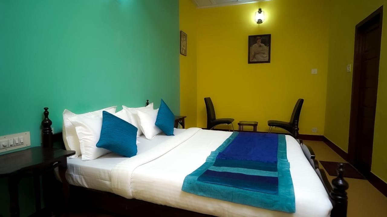 Bed and Breakfast Elphinstone Residencia Kochi Exterior foto