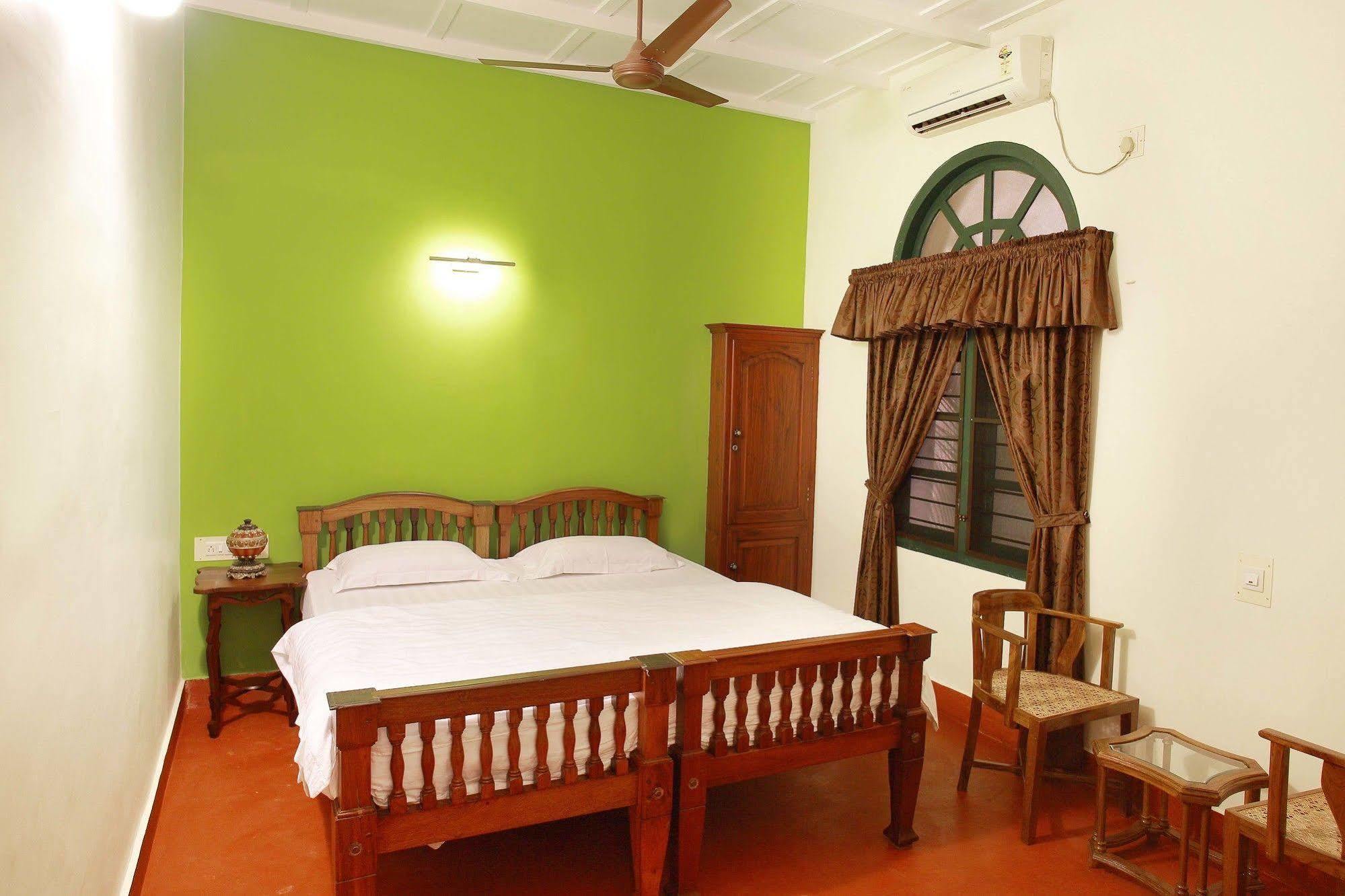 Bed and Breakfast Elphinstone Residencia Kochi Exterior foto