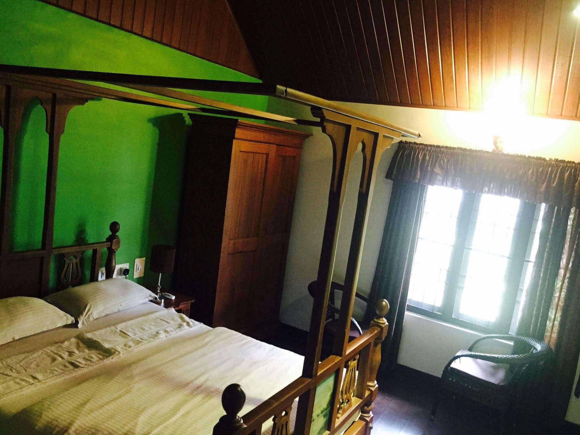 Bed and Breakfast Elphinstone Residencia Kochi Exterior foto