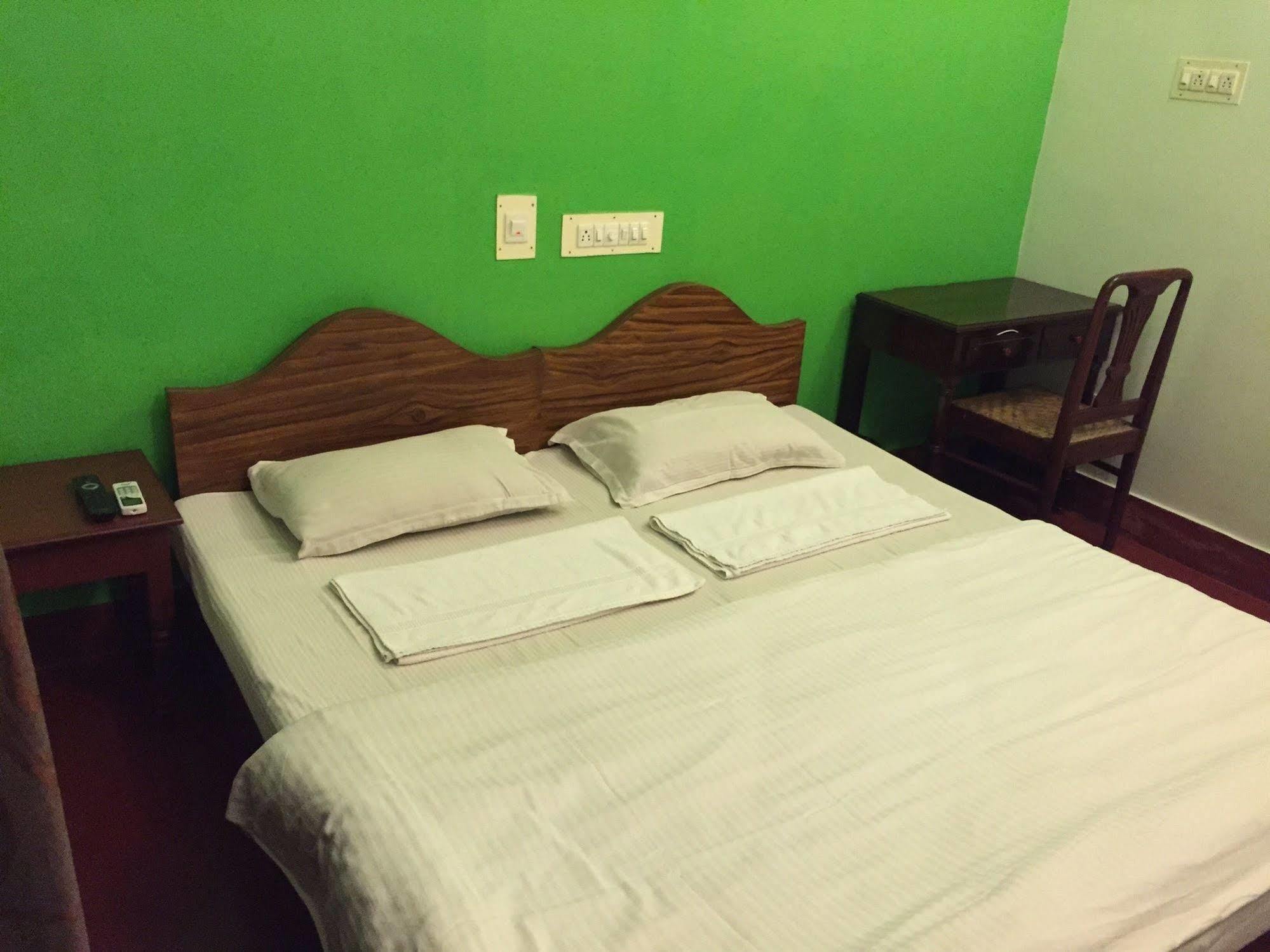 Bed and Breakfast Elphinstone Residencia Kochi Exterior foto