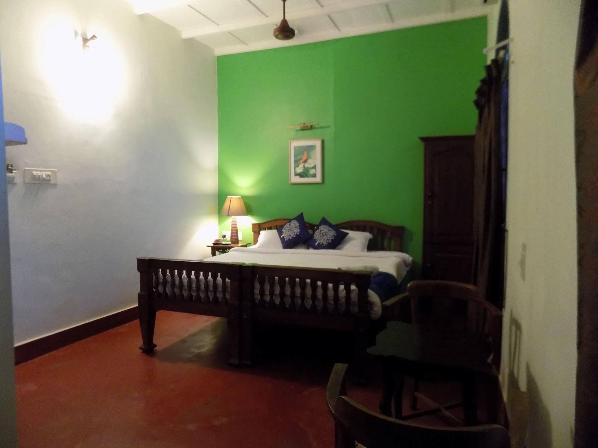 Bed and Breakfast Elphinstone Residencia Kochi Exterior foto