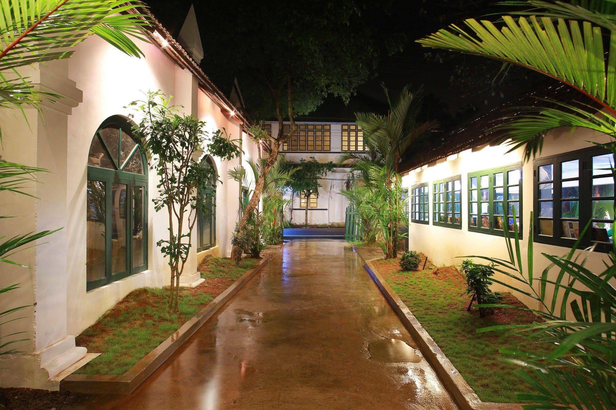 Bed and Breakfast Elphinstone Residencia Kochi Exterior foto