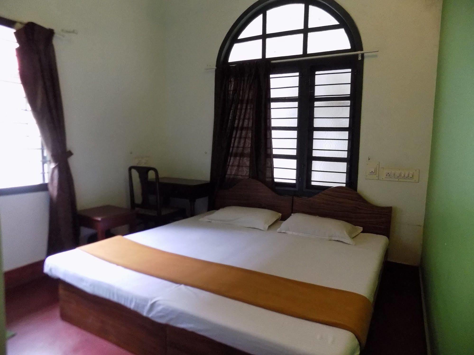 Bed and Breakfast Elphinstone Residencia Kochi Exterior foto